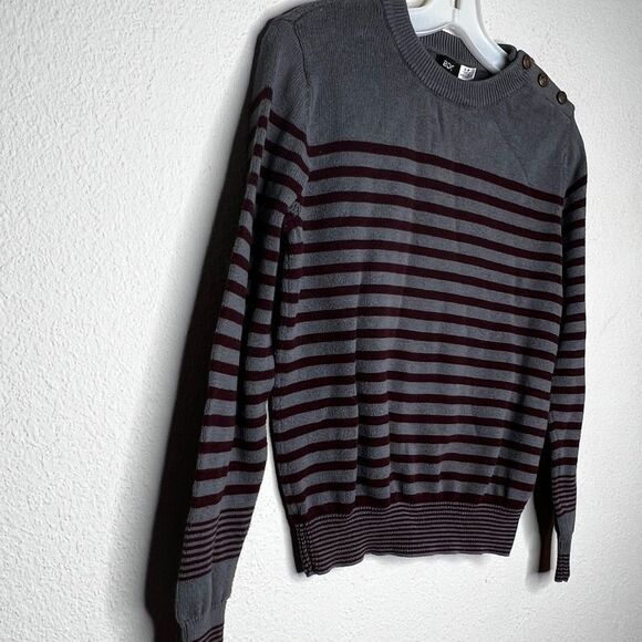 BDG Sweater - Picture 4 of 9